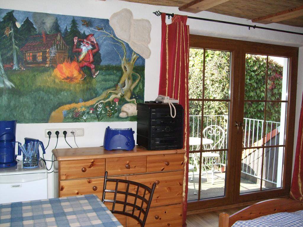 Gaestezimmer Am Maerchenbrunnen Dresda Exterior foto