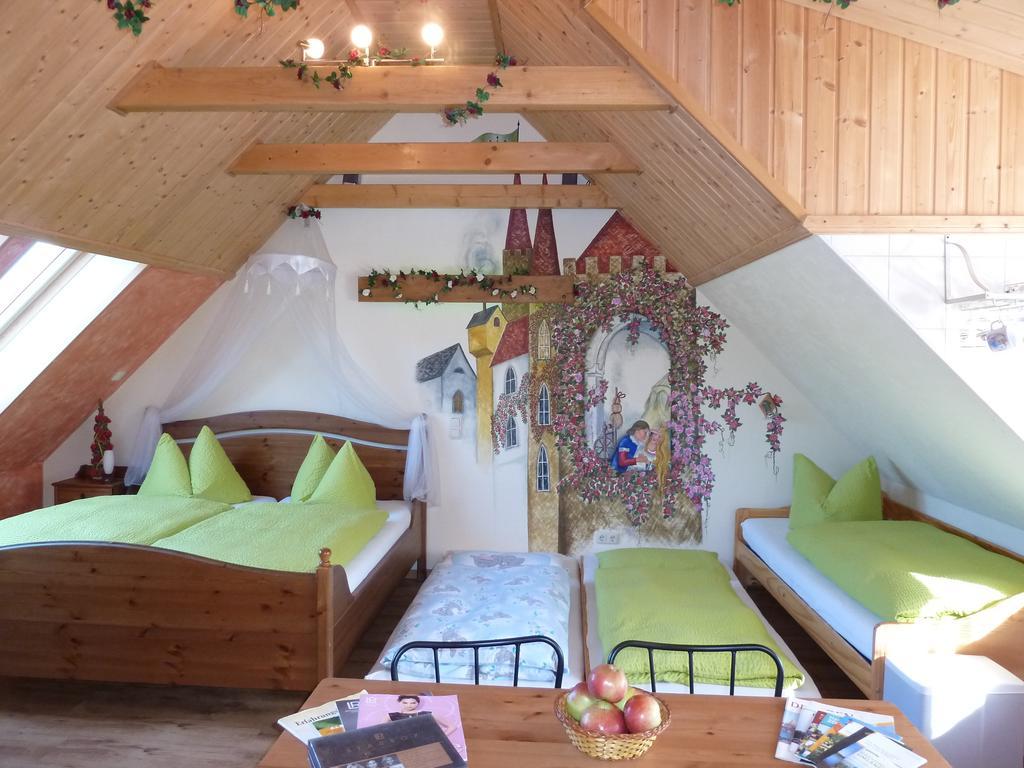 Gaestezimmer Am Maerchenbrunnen Dresda Exterior foto