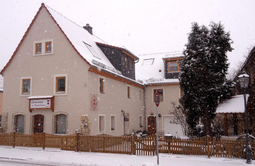 Gaestezimmer Am Maerchenbrunnen Dresda Exterior foto